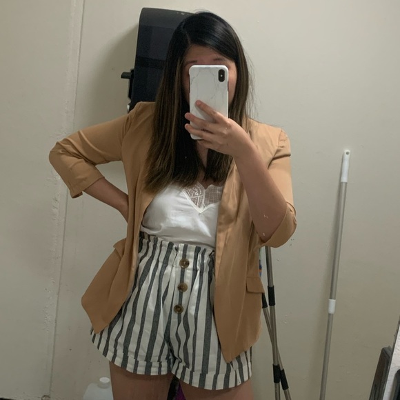 🆕 Fashion Nova: Nadine Blazer in Khaki - Picture 3 of 10